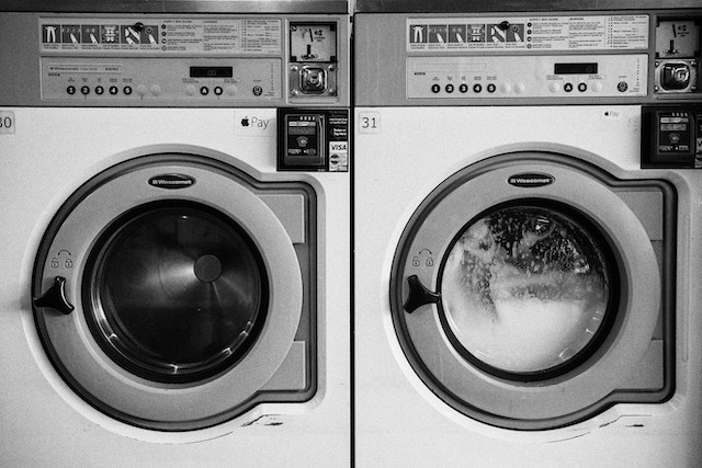 washing-machine-cleaning-clothes
